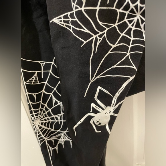 Midnight Hour Spider Spiderweb Leggings - Picture 3 of 4